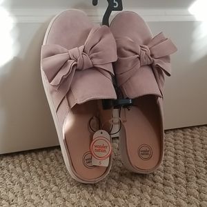 Girls size 5 shoes
